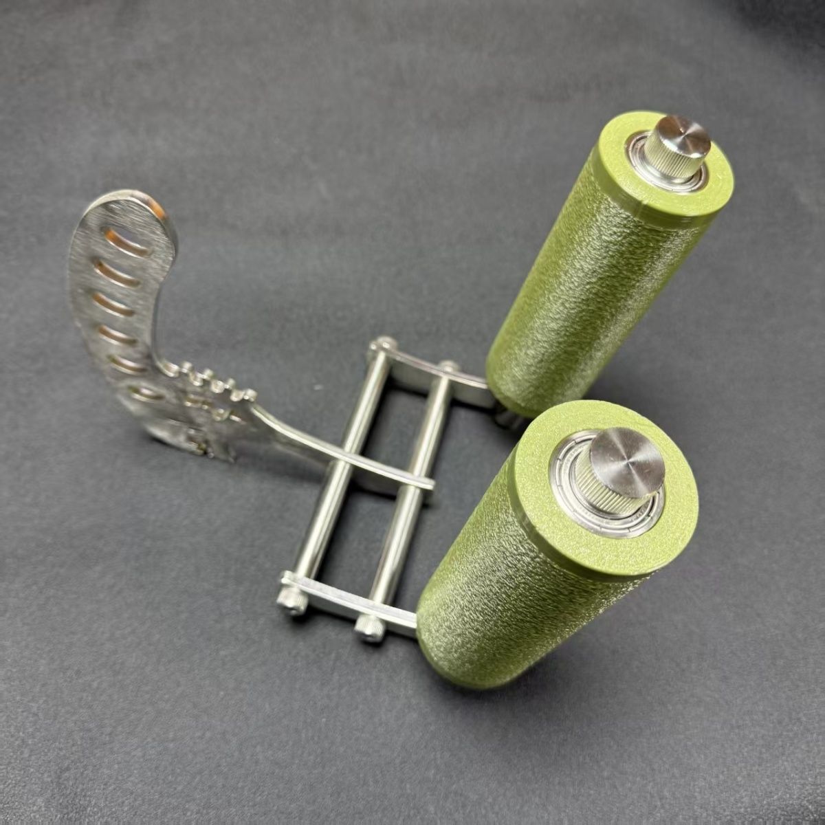 L字型リストローラー デュアルハンドトレーナー 交換可能なグ - Wrist Roller Forearm のレビューと価格